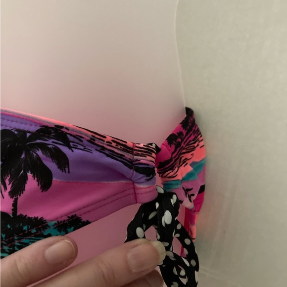 🌞NWOT California Waves Hawaiian Print Triangle Top with Bikini Bottoms A - Picture 6 of 11